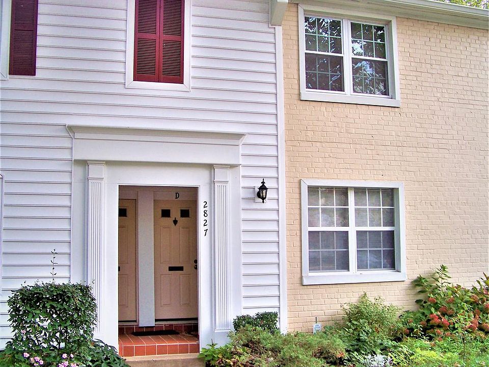 1st image of 2827C S Wakefield St