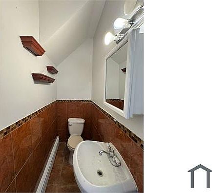 4th image of 140 Johnson Ave Floor 1