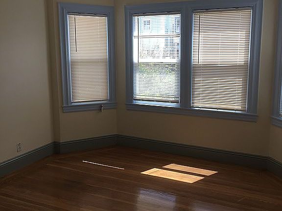 3rd image of 163 Irvington St