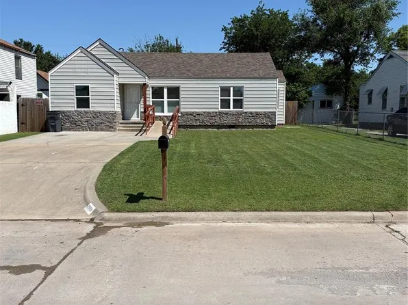 1919 NW Arlington Ave, Lawton, OK 73507