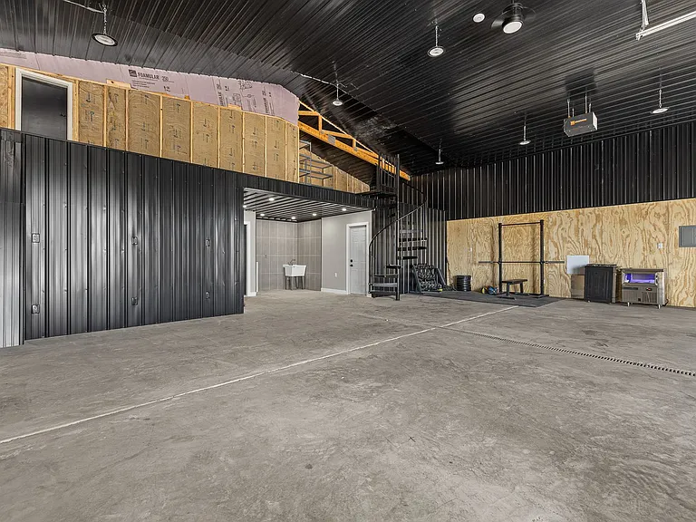 13239 Commodore Rd — Photo 31