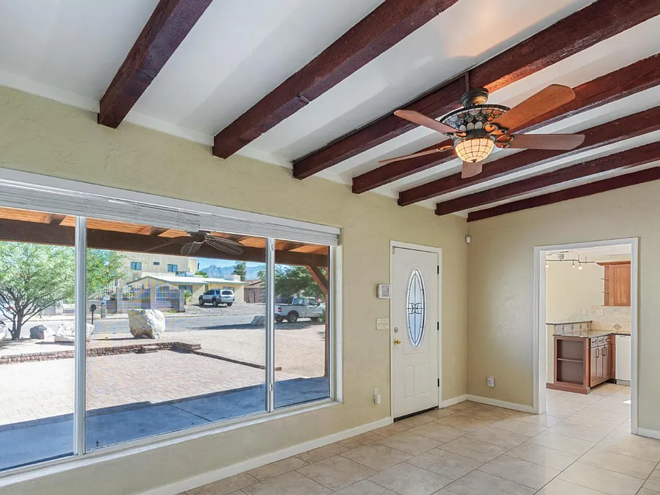 Available for a 10 month lease!! 4 bed, 2 bath less than a mile to campus! Pre-leasing for August...
