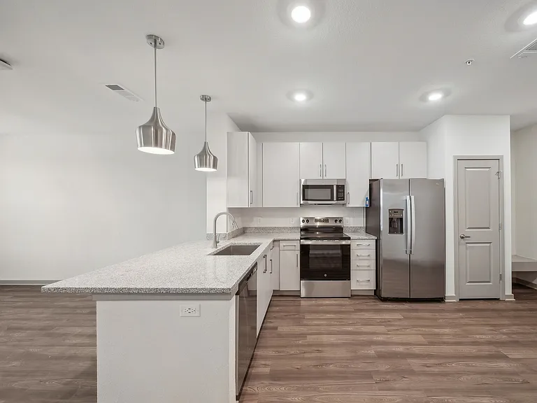 Brio Parc Apartments & Townhomes — Photo 19