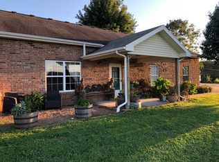 915 E 430th Rd, Bolivar, MO 65613