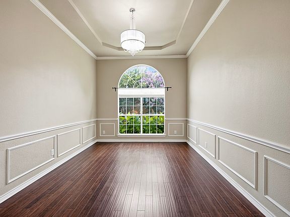 4th image of 10 Saddlewood Ct
