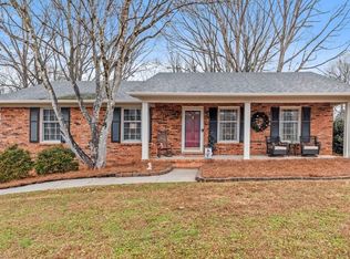 106 Norma Ln, Advance, NC 27006