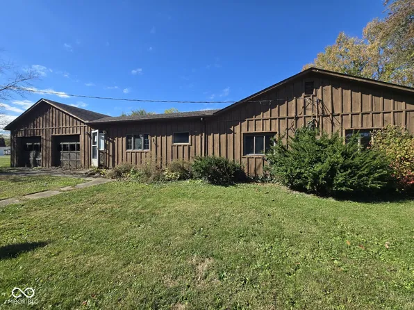 304 E Ohio St, Centerpoint, IN 47840