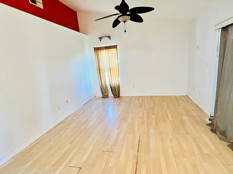 204 Loma Del Sol Dr — Photo 13