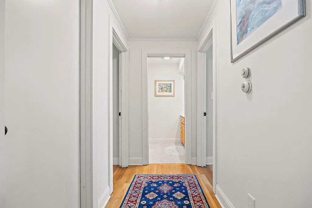 3 bed, 2700 sqft, $3,000 — Photo 2