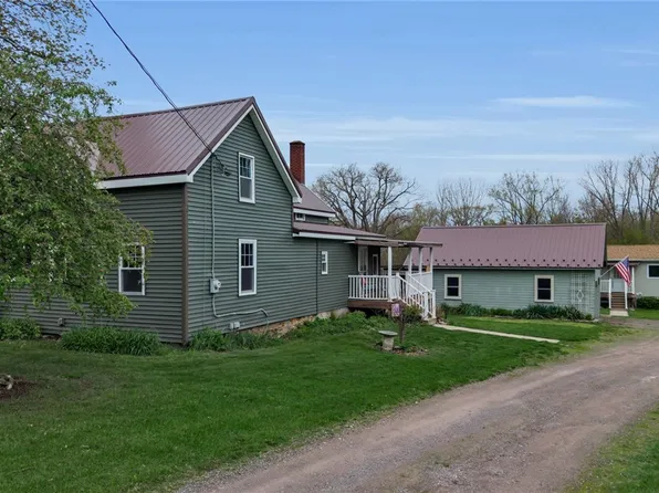 10793 Ridge Rd, Medina, NY 14103