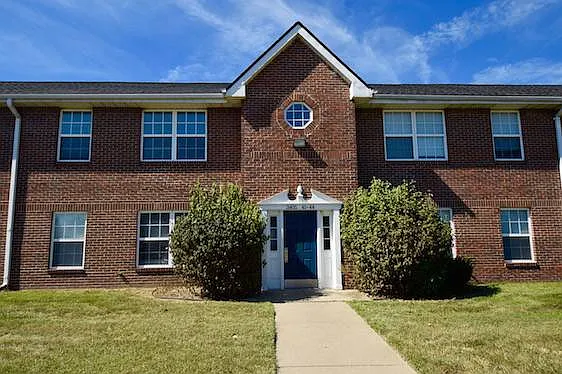 Christopher's Crossing Apartments — Photo 1