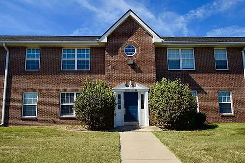 Christopher's Crossing Apartments Photo 1