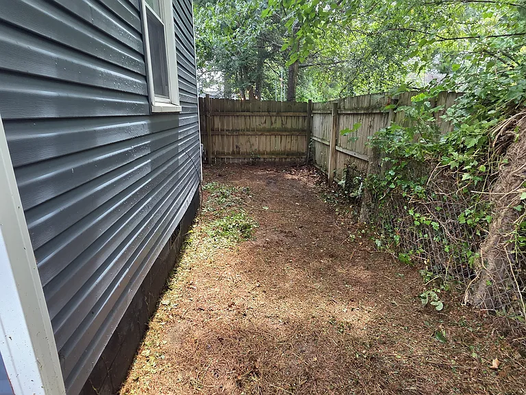 1359 Strand St #A — Photo 22
