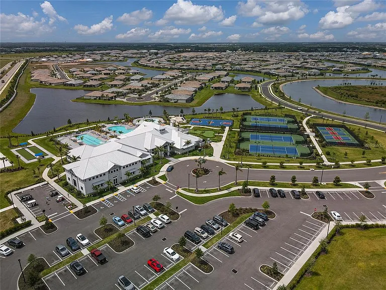 15716 Barefoot Beach Dr — Photo 34