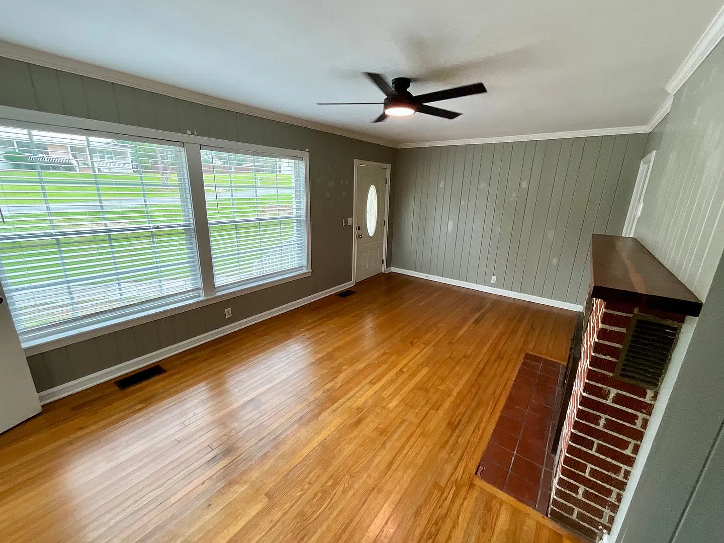 Adorable 2/1 Brick Home in Marianna — Photo 3