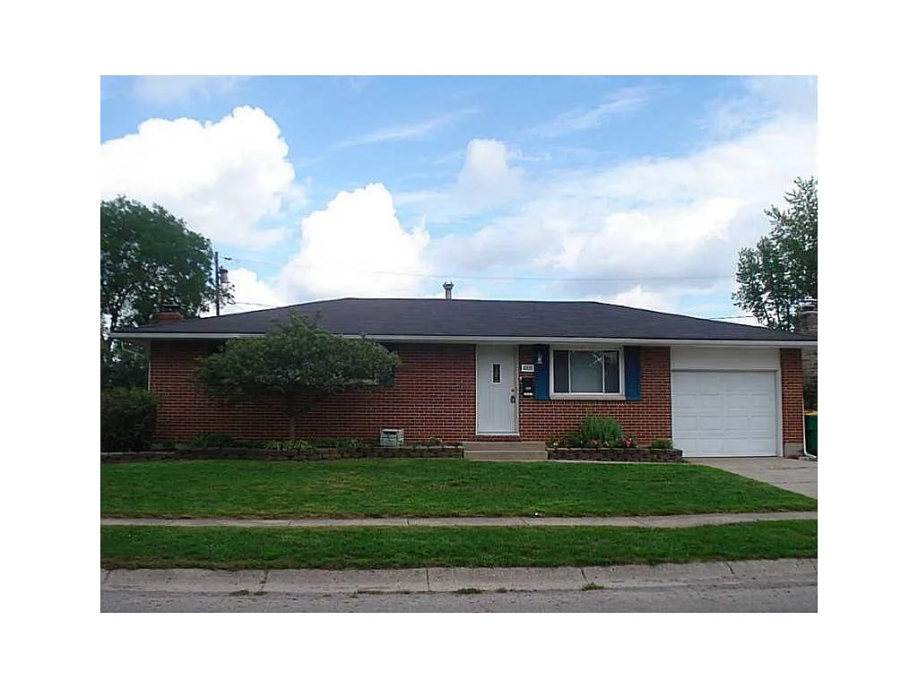 1005 Langdale Ave photo 1