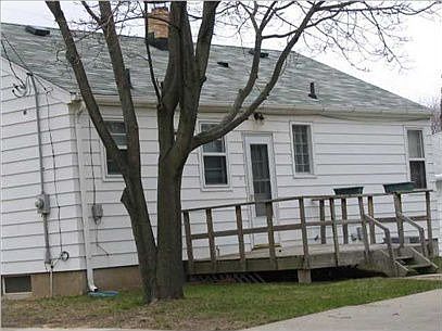 2nd image of 2000 Ontario Ave NE