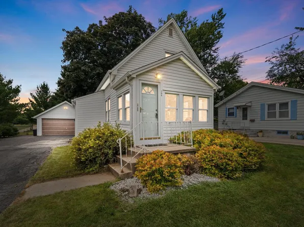 704 Western AVENUE, Waukesha, WI 53188