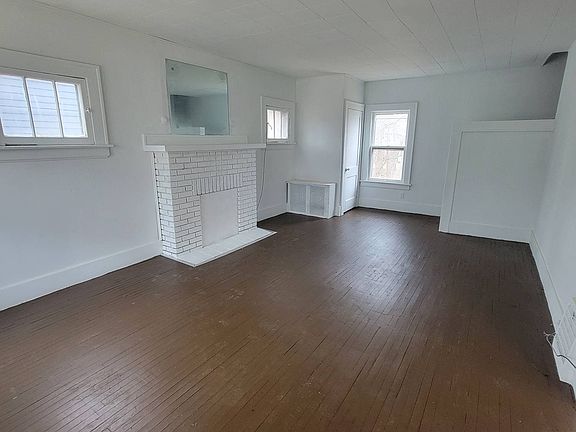 3rd image of 332 Noble Ave
