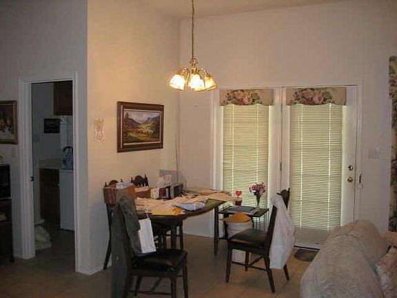 3rd image of 1701 Floral Dr