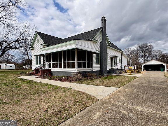 2nd image of 205 White Rd