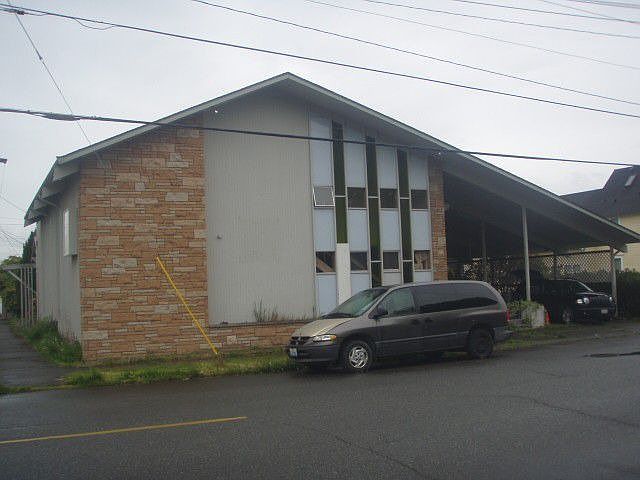 1st image of 131 Cedar Ave