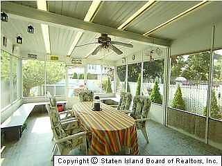 4th image of 100 Pearsall St
