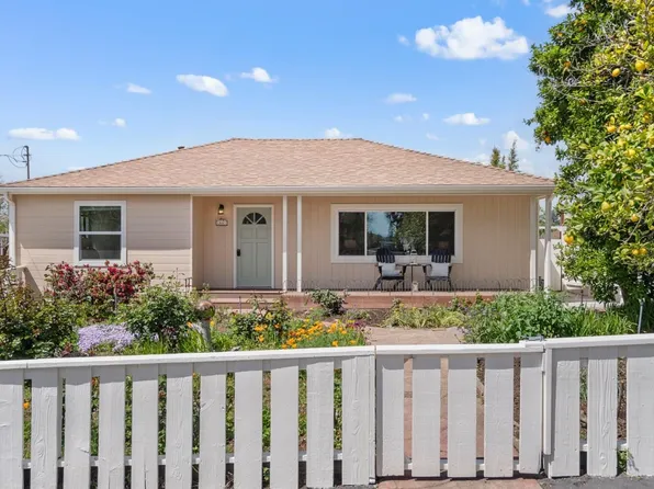 44 W Summit Dr, Redwood City, CA 94062