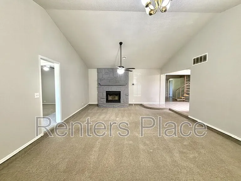 14148 S Poplar Pl — Photo 3