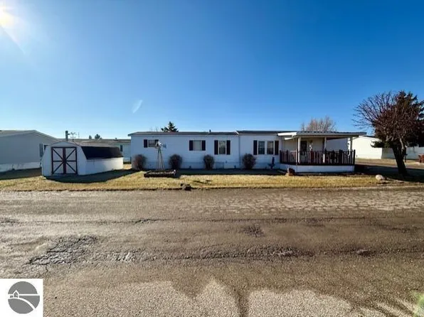 7382 Clans St, Alma, MI 48801