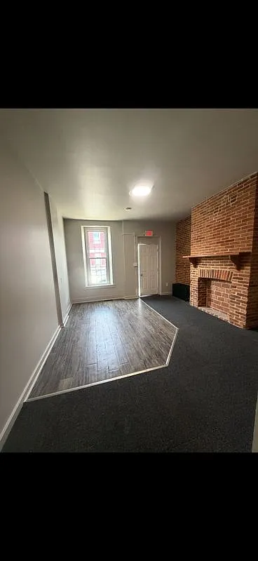 2 bed, 1.0 bath, 650 sqft, $925 — Photo 2
