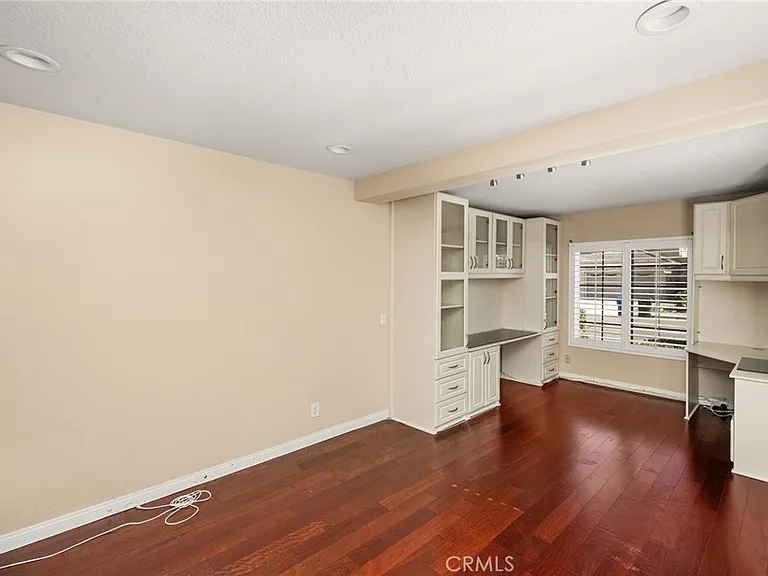 4867 Tremezzo Dr — Photo 24