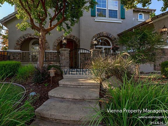 4th image of 3031 Southcreek Dr