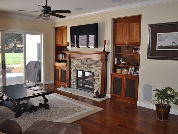 3rd image of 416 Nob Hill Dr