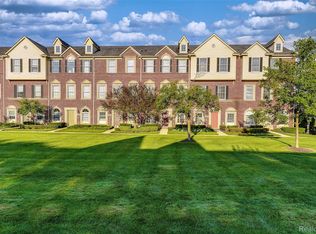 1569 E Lakeview Ln, Canton, MI 48187