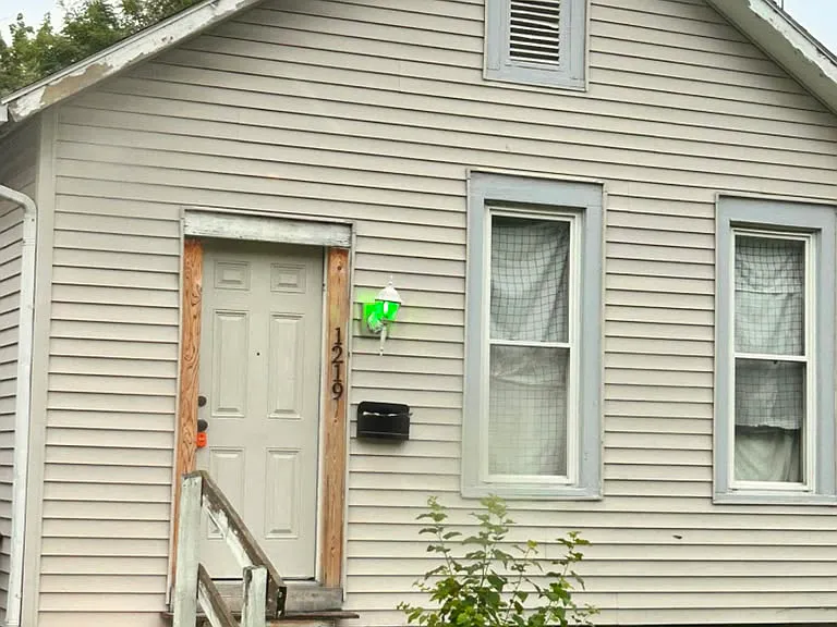 1219 Yates St — Photo 1