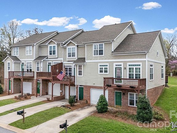 2nd image of 125 Forest Ridge Rd