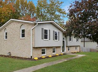 8999 Woodland Dr, Newburgh, IN 47630