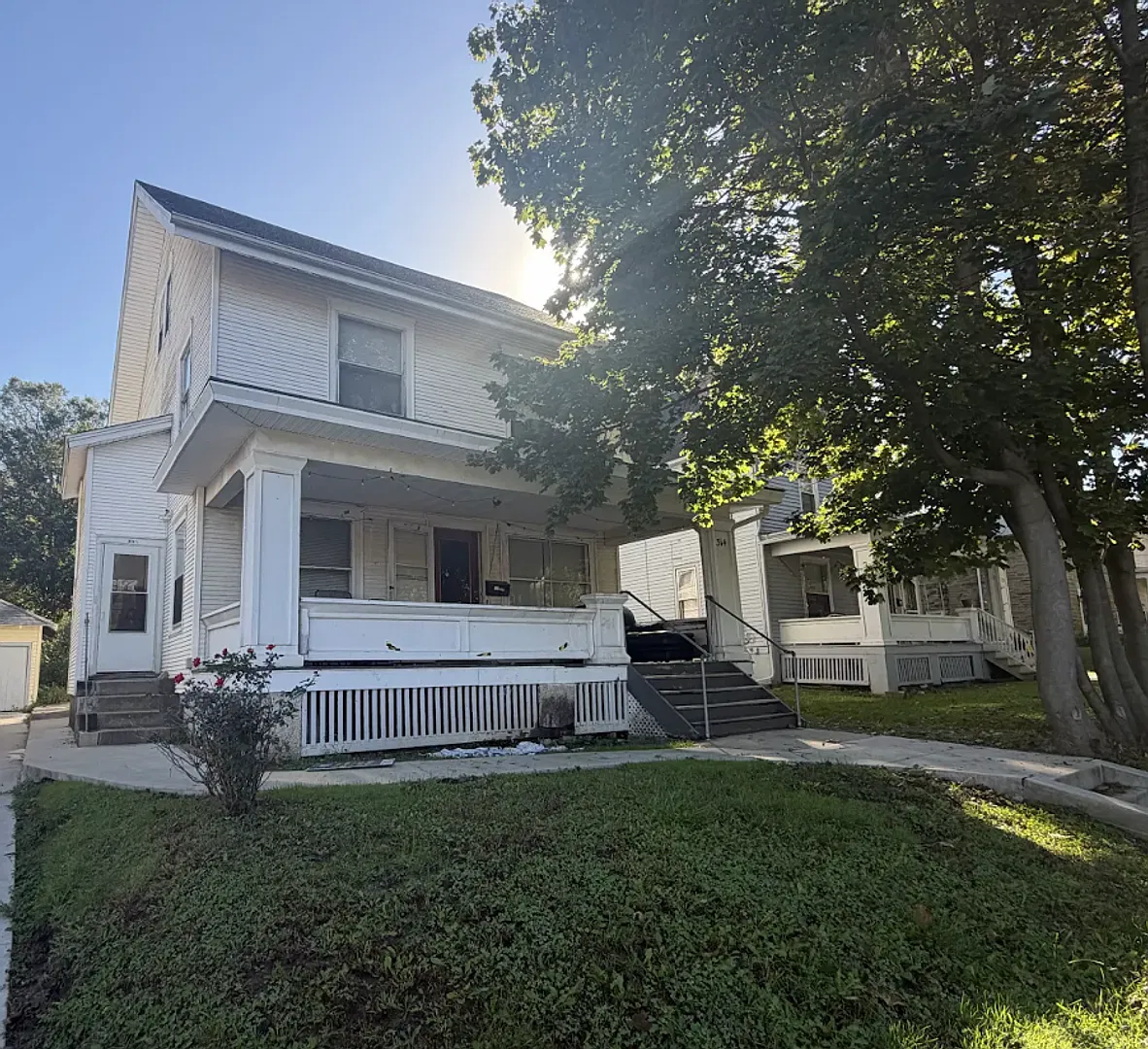 Available August 1st, 7 bedroom, 2 bathroom, Off Street Parking Included! — Photo 1