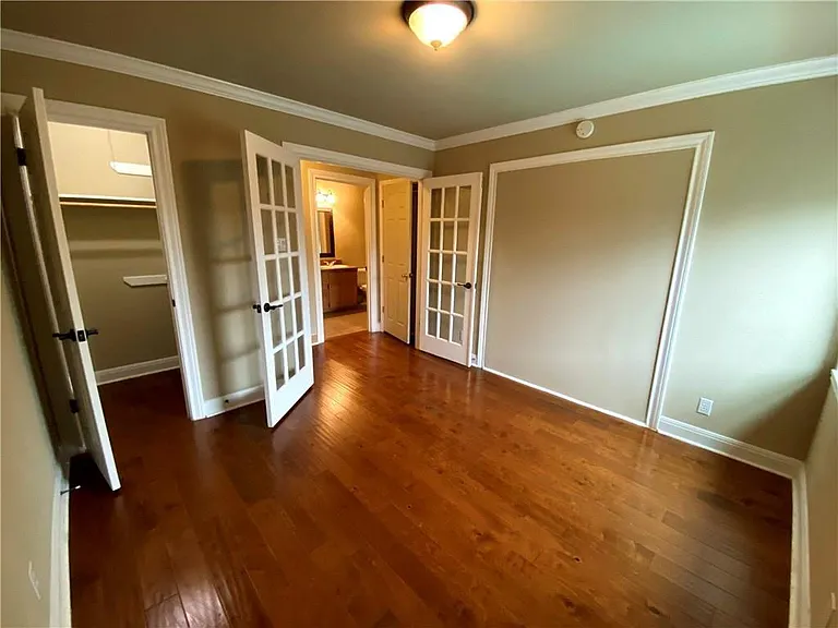 2500 Steck Ave #2 — Photo 8