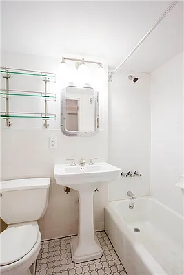 Rented by Mirador Real Estate | media 41