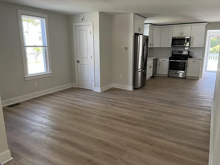 205 S Church St — Photo 11