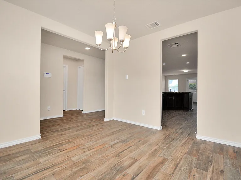3210 Aldridge Dr — Photo 9