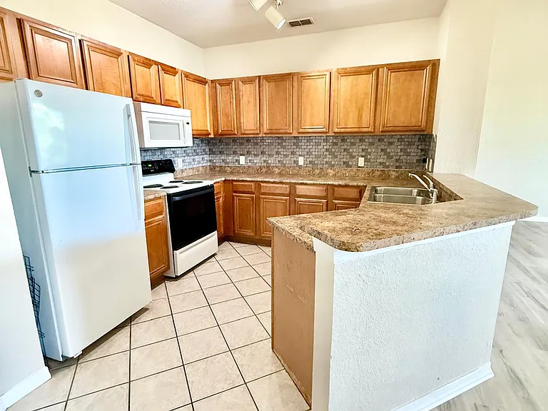 6169 Metrowest Blvd #1-307 — Photo 9