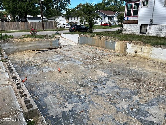 3rd image of 4633 S 1st St