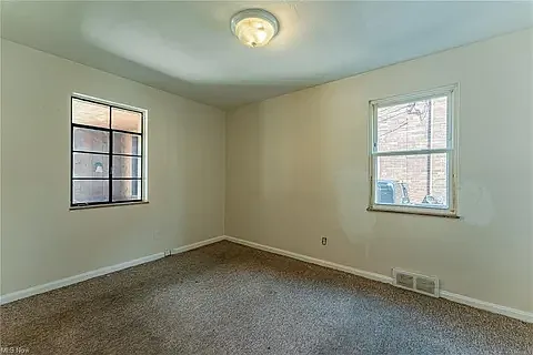 2nd bedroom/ master bedroom 2