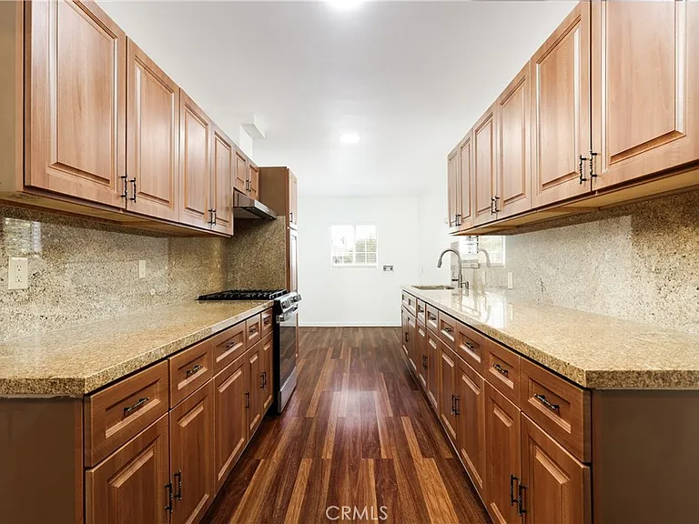 13951 Terra Bella St — Photo 11