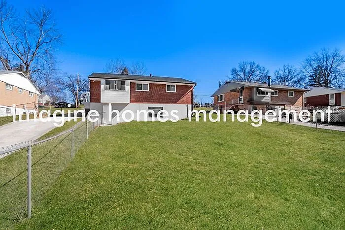 10755 Plainfield Rd — Photo 12