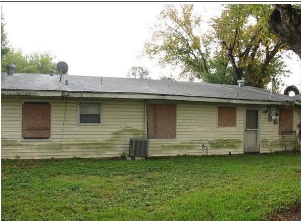 2nd image of 8627 Meadville St
