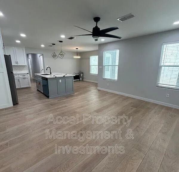 6617 N 5th St — Photo 2